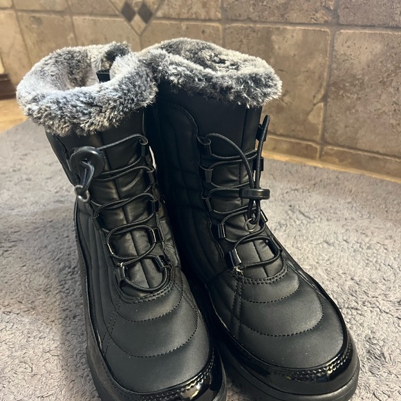 Tote’s Snow Boots - Picture 7 of 9